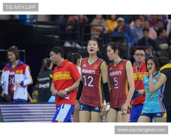 重庆排球队的节奏变化与战术调整对比赛表现的影响分析 重庆排球队的节奏变化与战术调整对比赛表现的影响分析