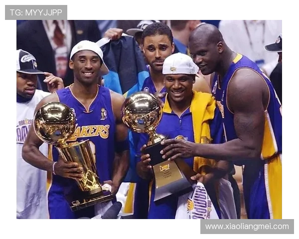 奥尼尔领衔对决篮网传奇之战,重温经典篮球时刻与激情对抗 奥尼尔领衔对决篮网传奇之战,重温经典篮球时刻与激情对抗