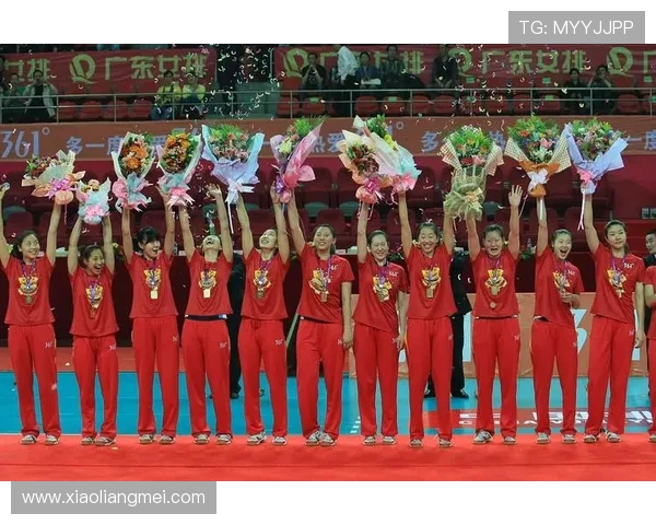 成都排球队防反战术解析：深度剖析排球比赛中的攻防策略与团队配合